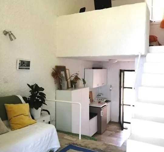 Maisonaitte In New Epidavros *